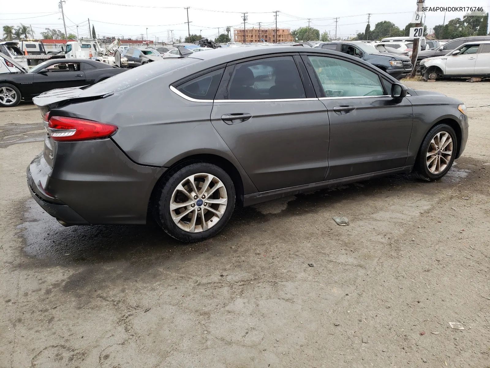 3FA6P0HD0KR176746 2019 Ford Fusion Se