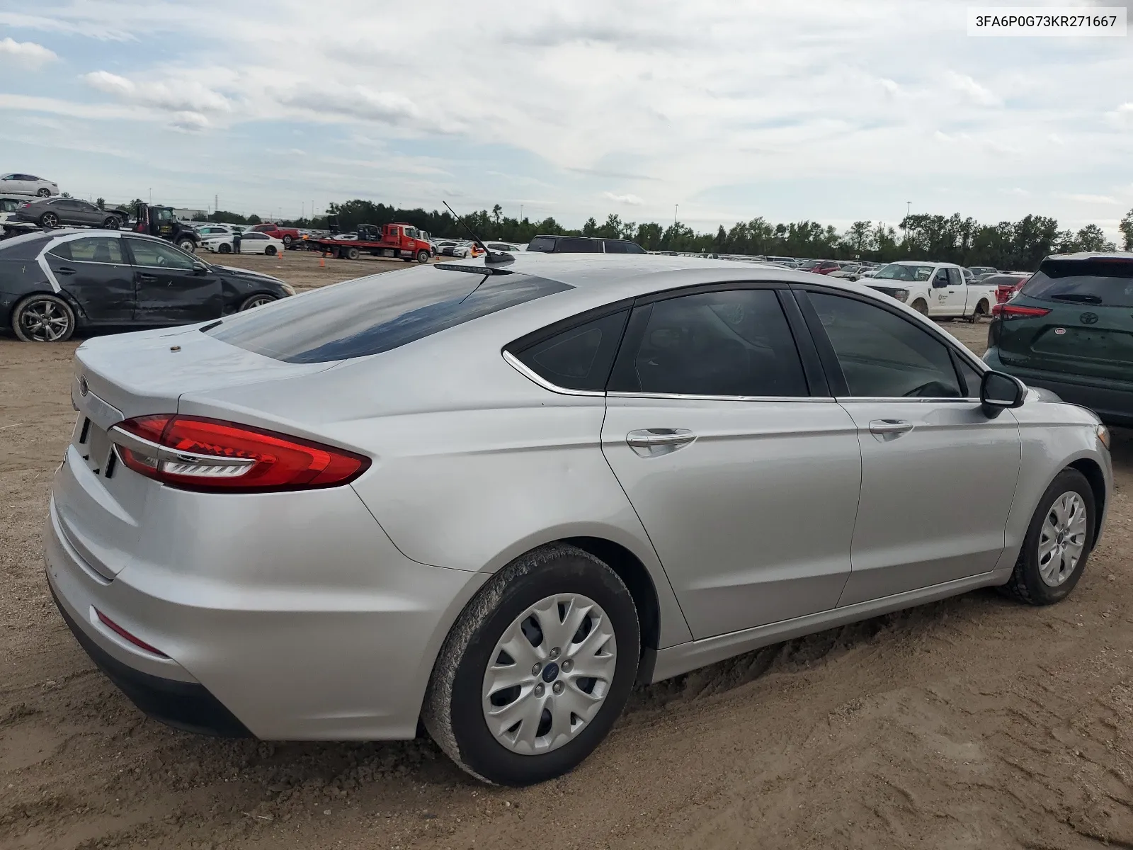 2019 Ford Fusion S VIN: 3FA6P0G73KR271667 Lot: 61887424