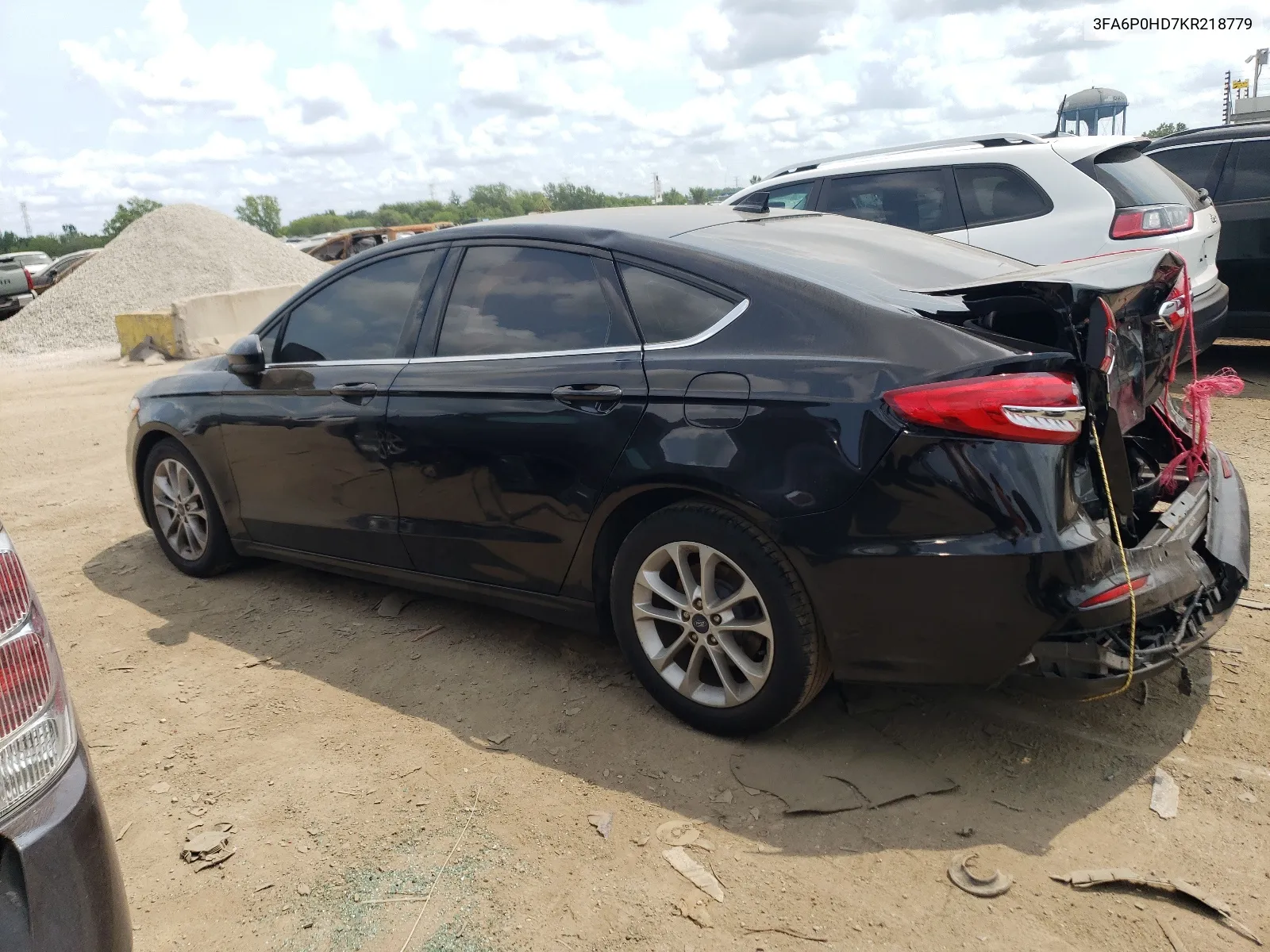 3FA6P0HD7KR218779 2019 Ford Fusion Se