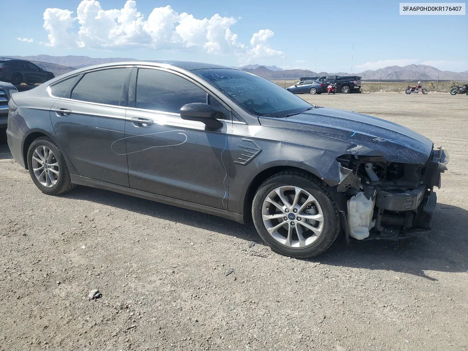 3FA6P0HD0KR176407 2019 Ford Fusion Se