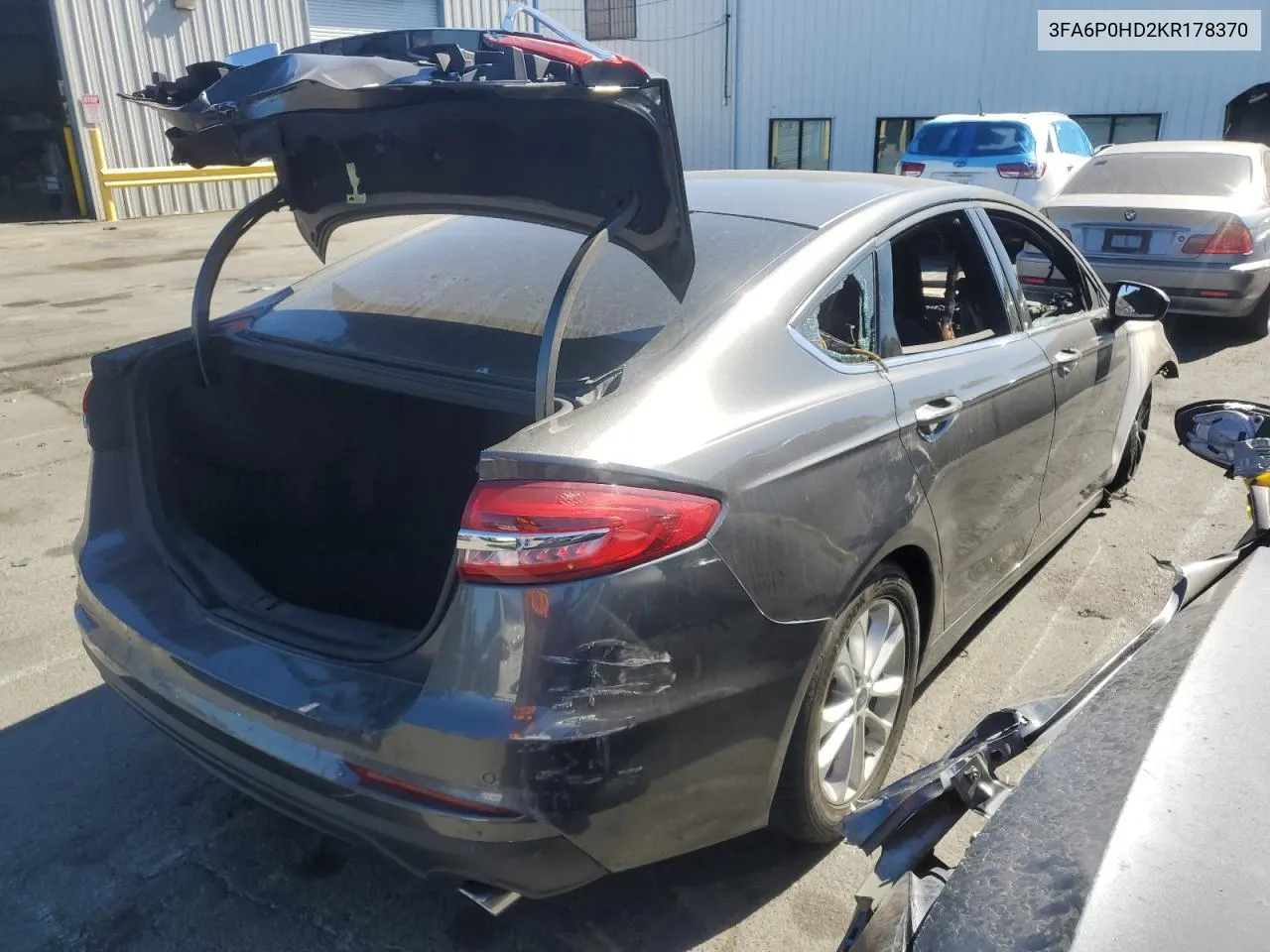 3FA6P0HD2KR178370 2019 Ford Fusion Se