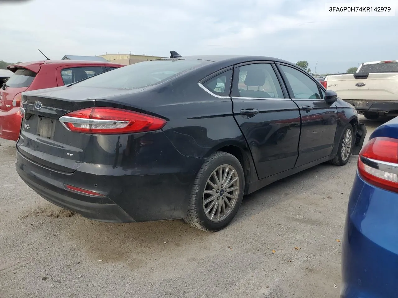 3FA6P0H74KR142979 2019 Ford Fusion Se