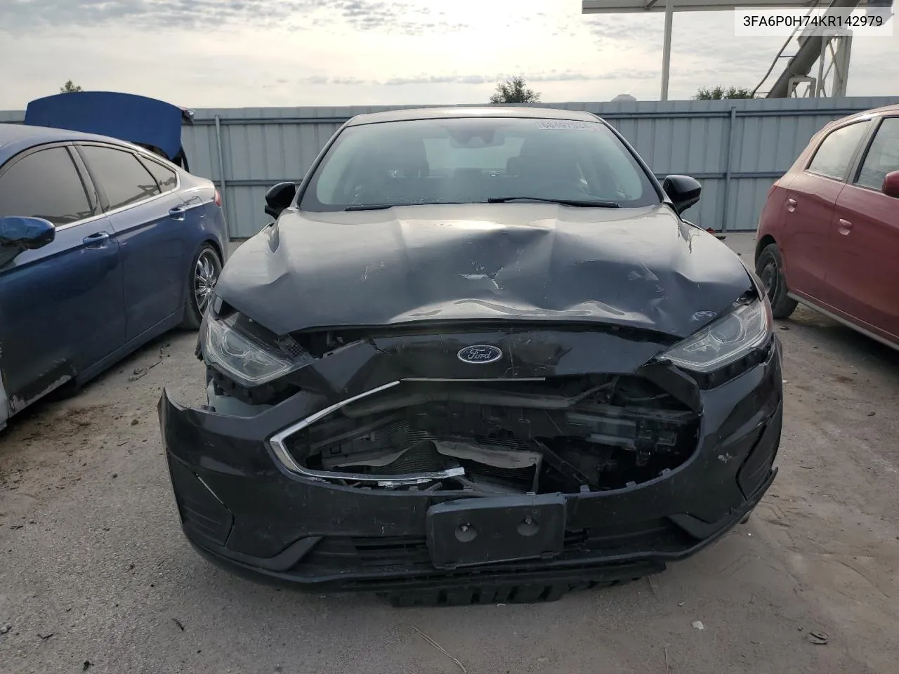 3FA6P0H74KR142979 2019 Ford Fusion Se