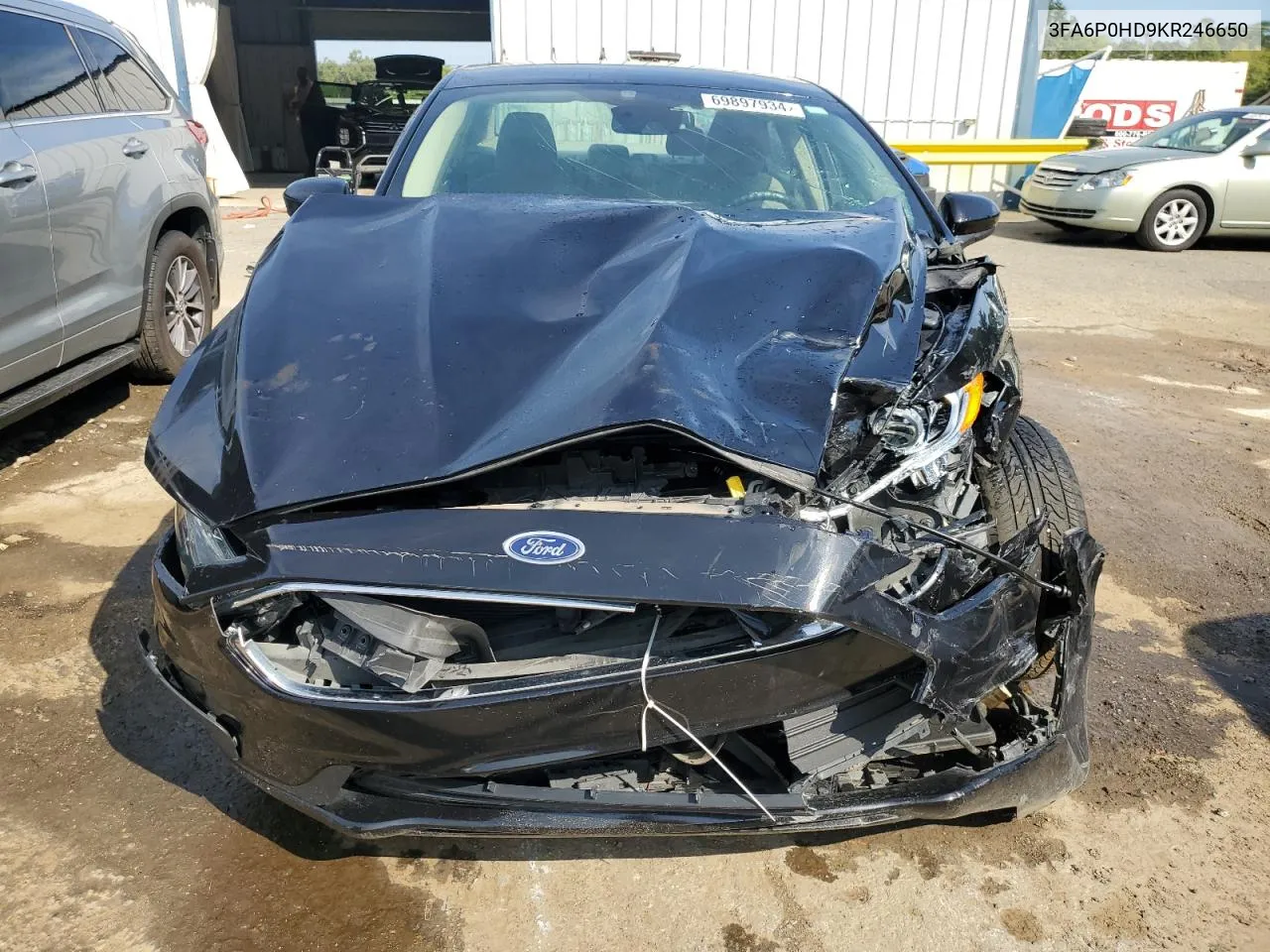 3FA6P0HD9KR246650 2019 Ford Fusion Se