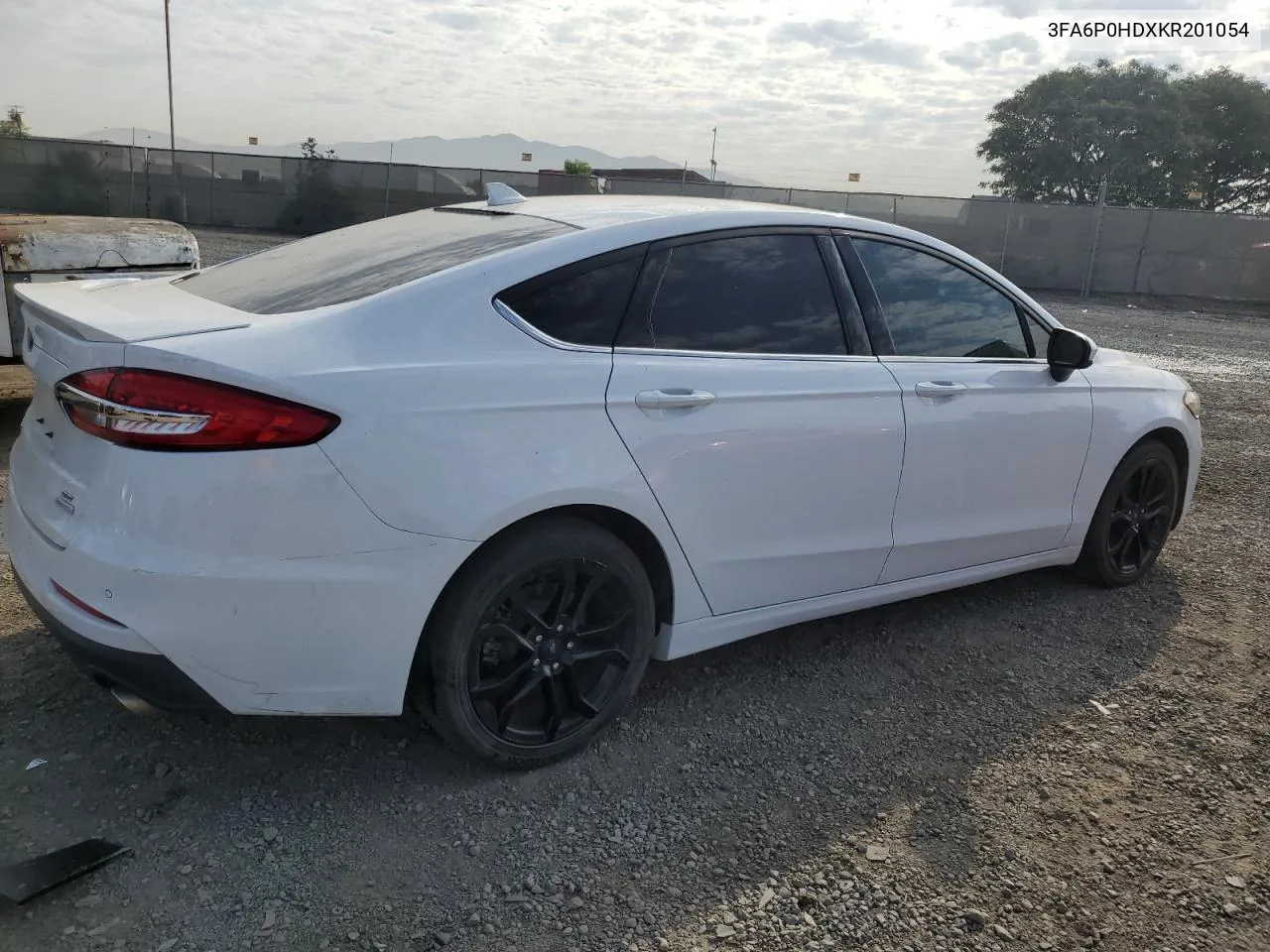 3FA6P0HDXKR201054 2019 Ford Fusion Se