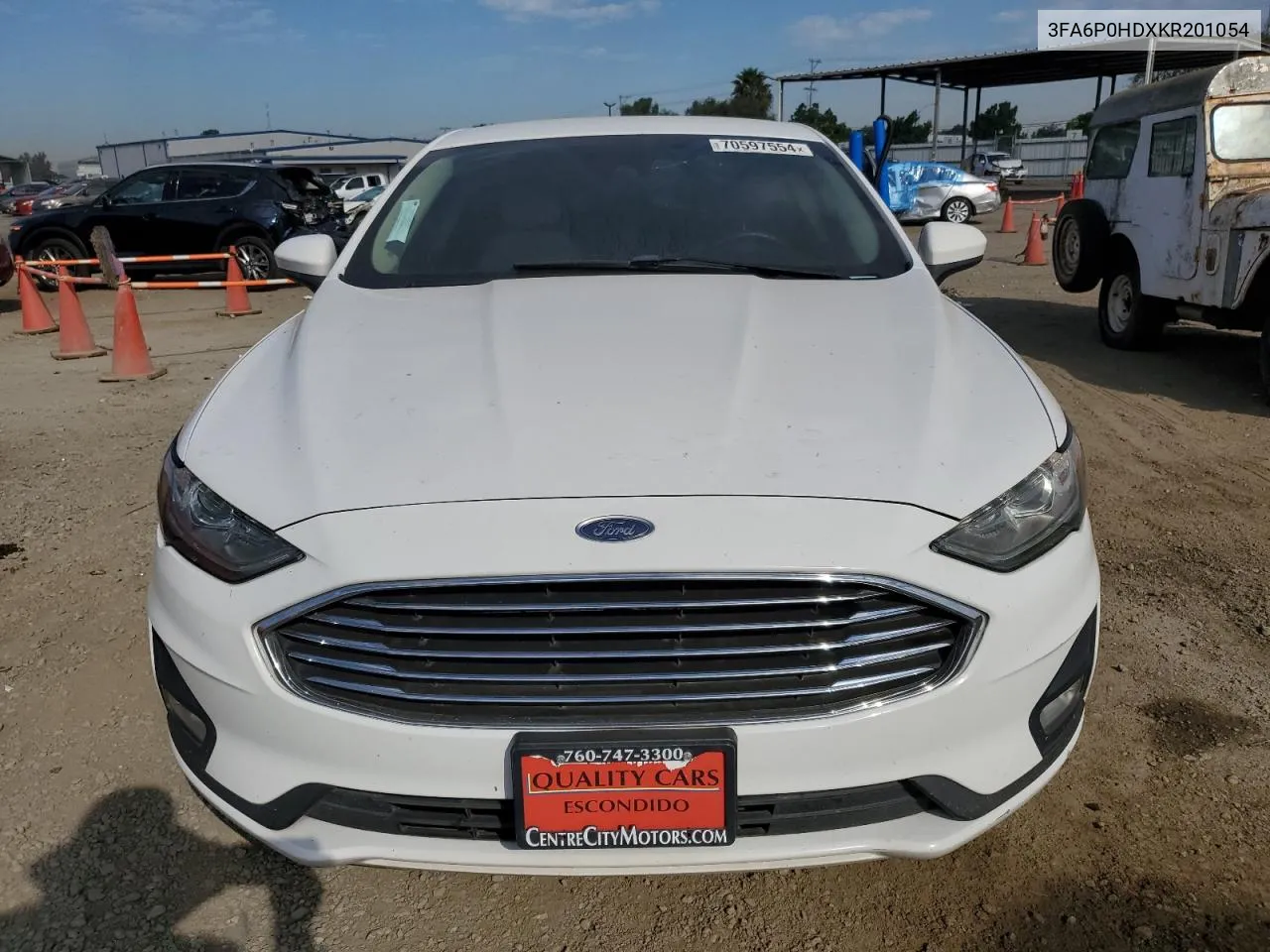 3FA6P0HDXKR201054 2019 Ford Fusion Se