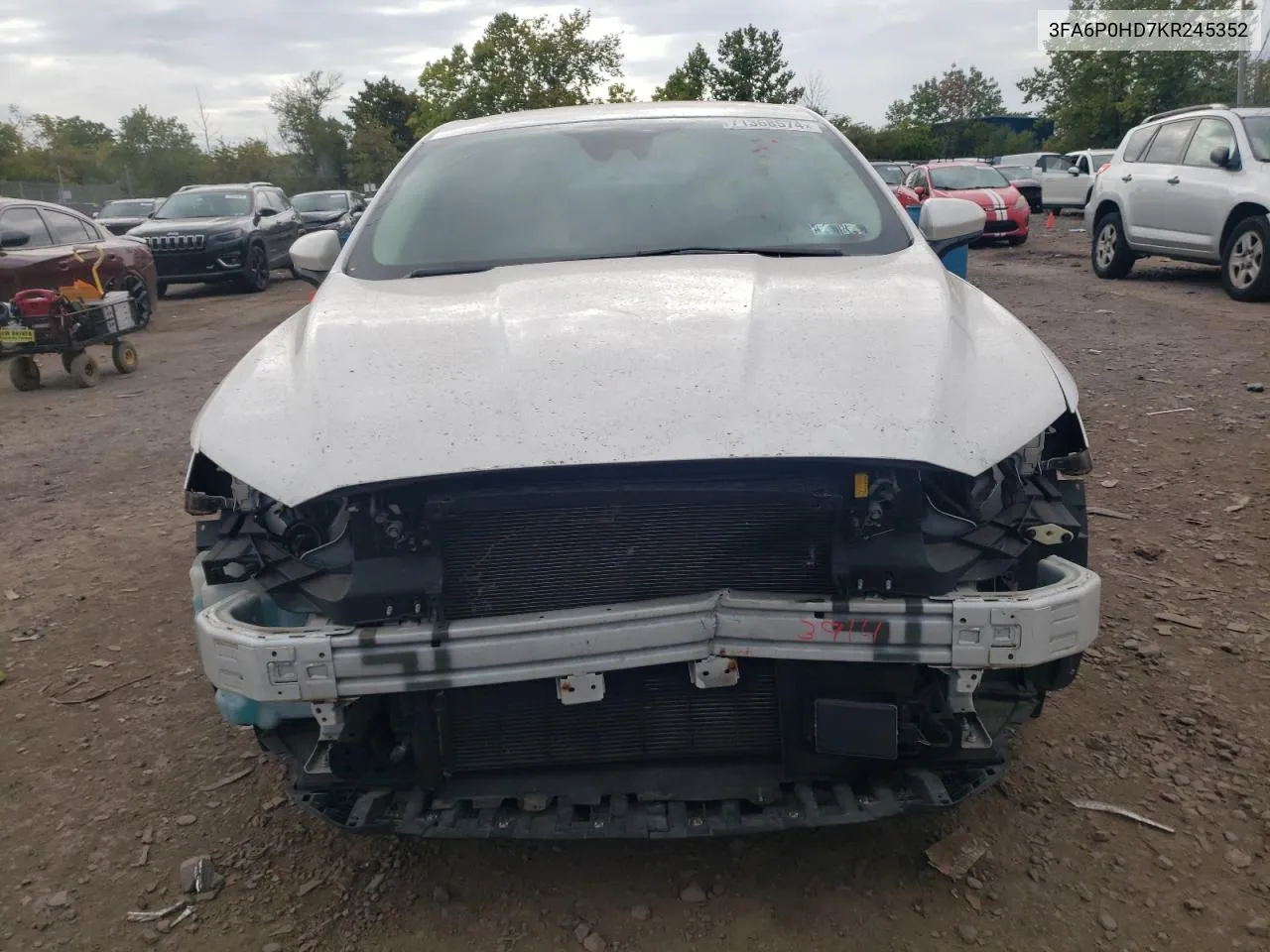 3FA6P0HD7KR245352 2019 Ford Fusion Se