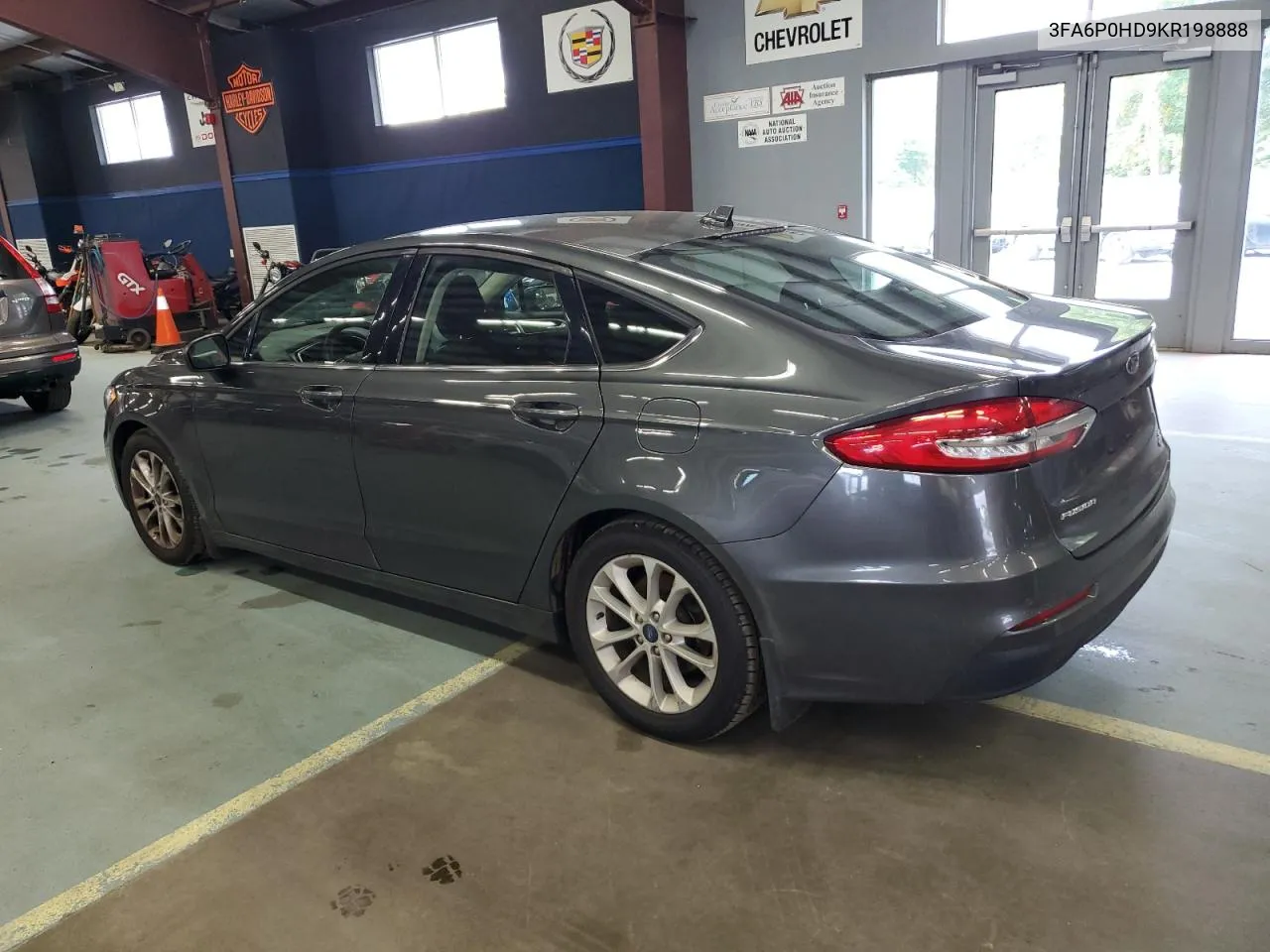 3FA6P0HD9KR198888 2019 Ford Fusion Se