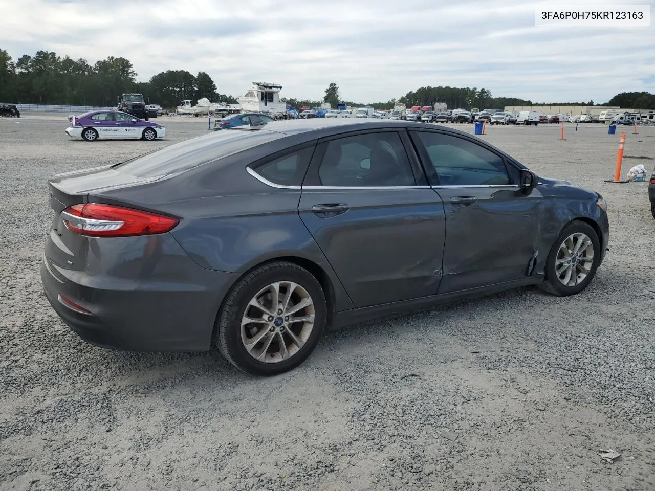 2019 Ford Fusion Se VIN: 3FA6P0H75KR123163 Lot: 74995924