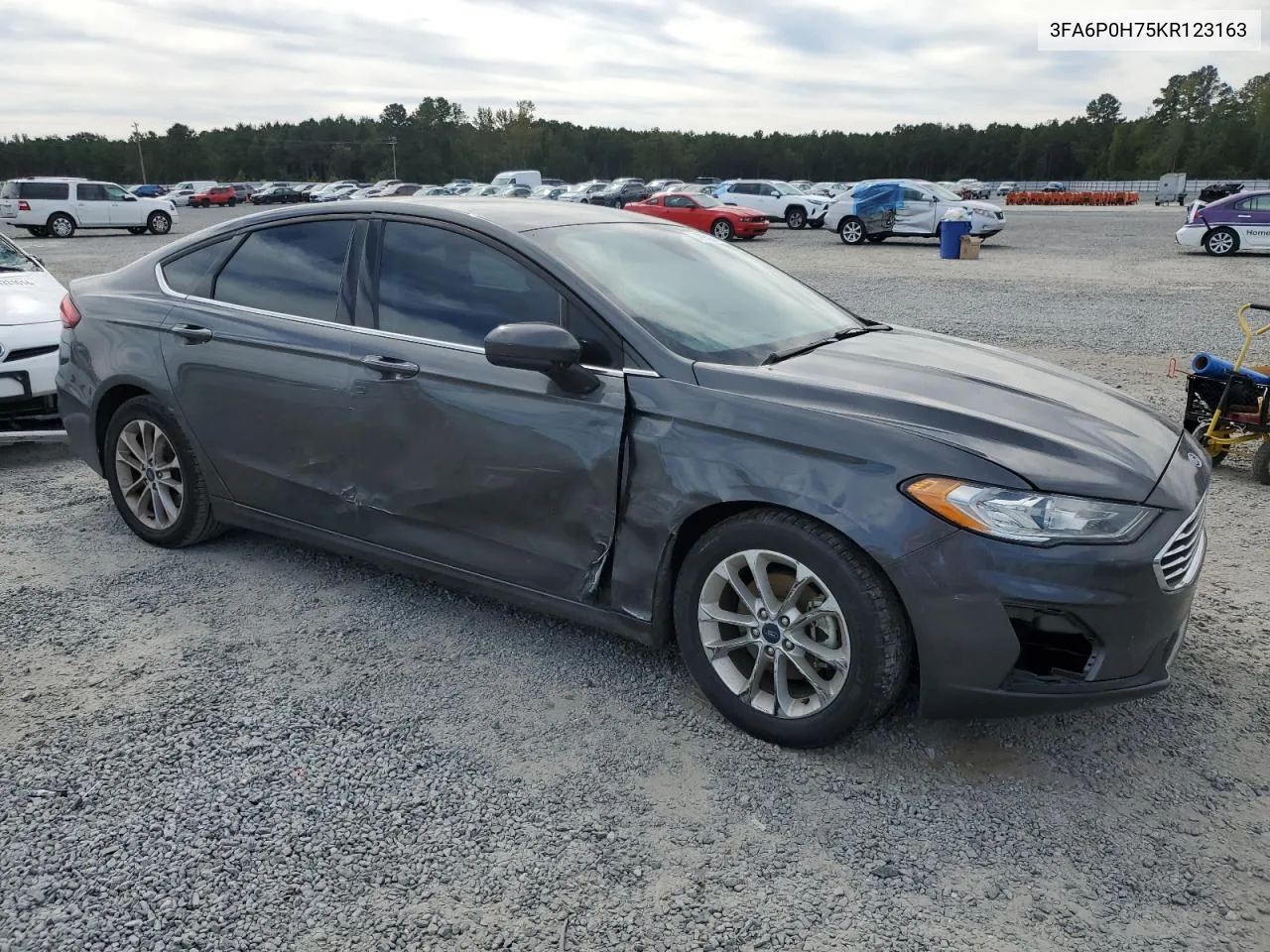 2019 Ford Fusion Se VIN: 3FA6P0H75KR123163 Lot: 74995924