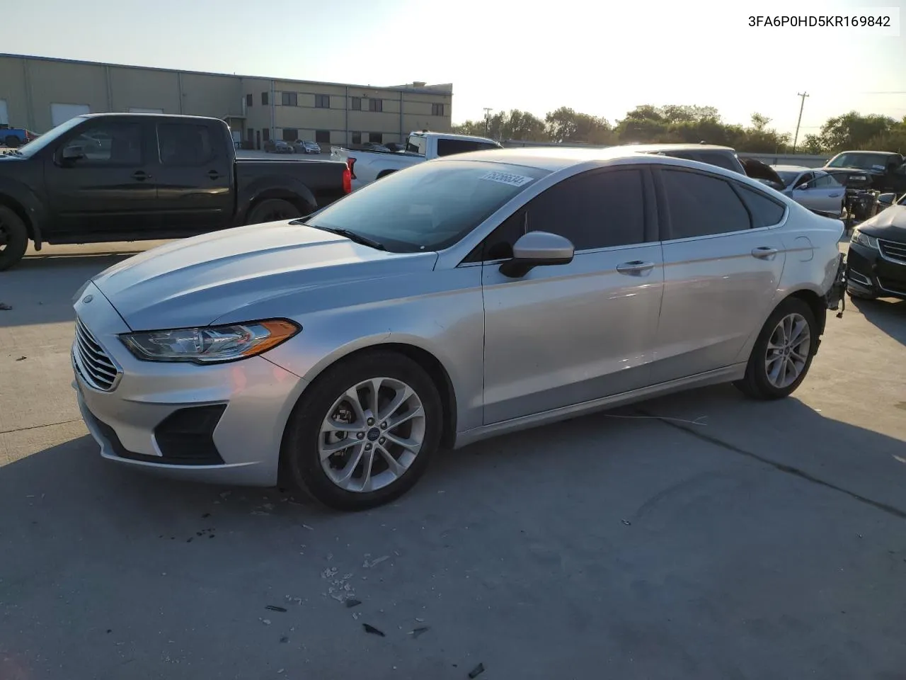 3FA6P0HD5KR169842 2019 Ford Fusion Se