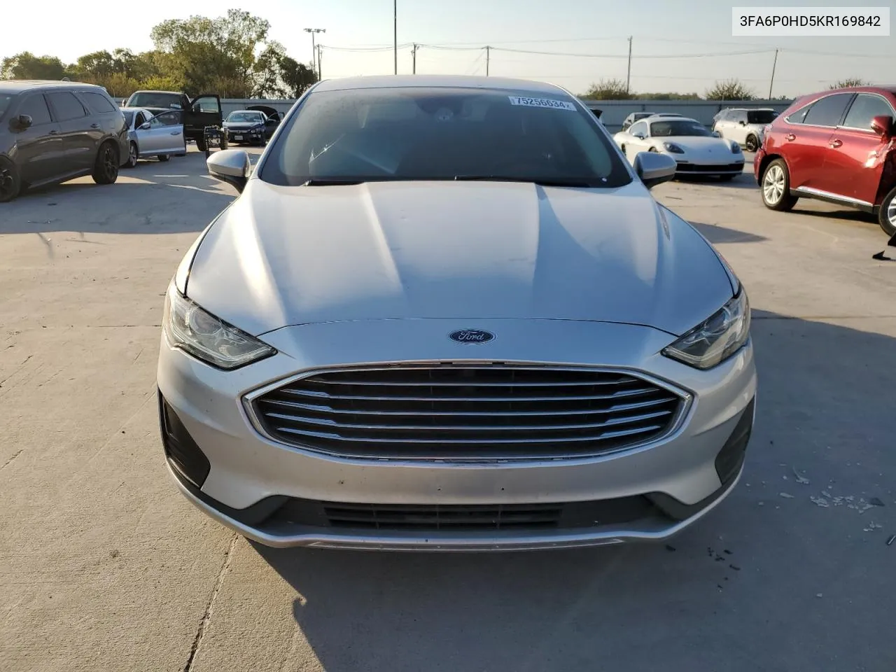 3FA6P0HD5KR169842 2019 Ford Fusion Se