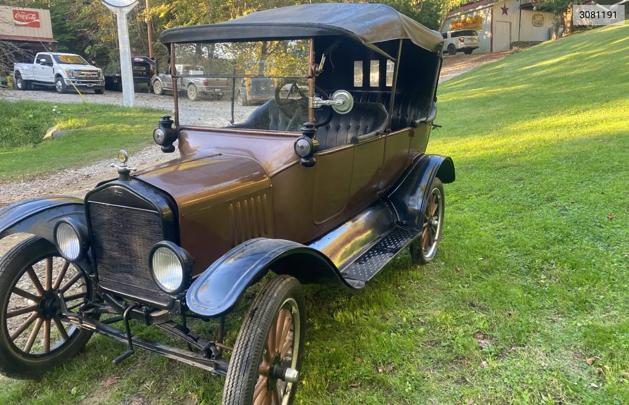 3081191 1920 Ford Model T