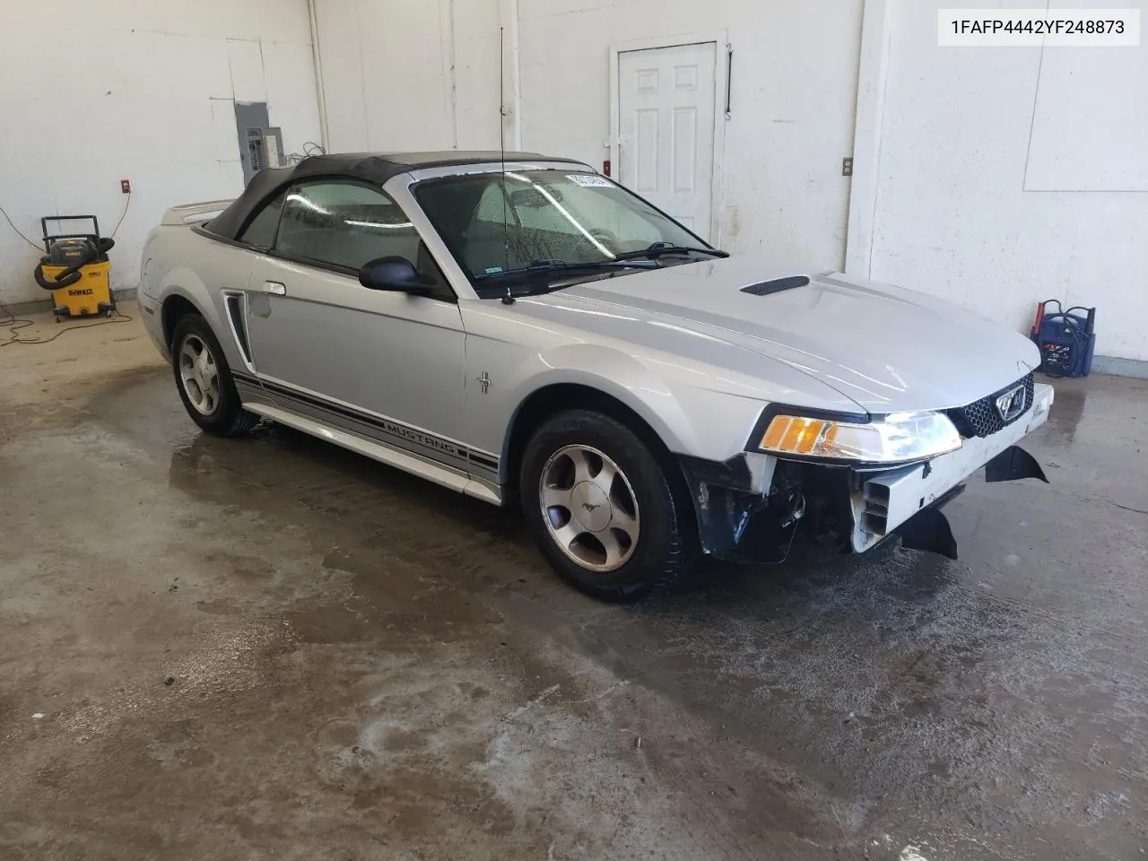 2000 Ford Mustang VIN: 1FAFP4442YF248873 Lot: 80124854