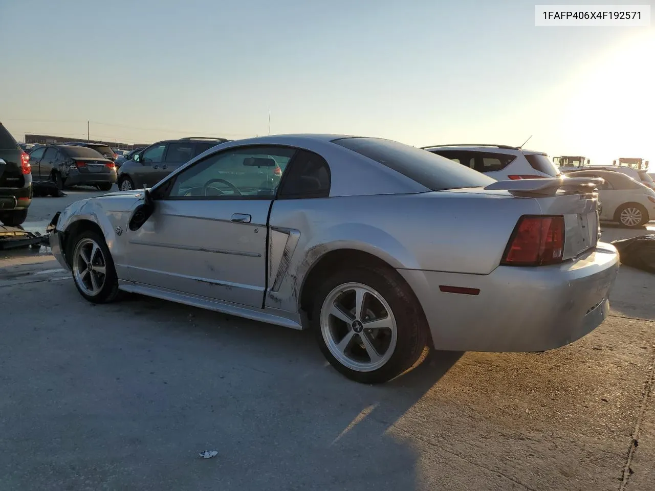 2004 Ford Mustang VIN: 1FAFP406X4F192571 Lot: 70312354