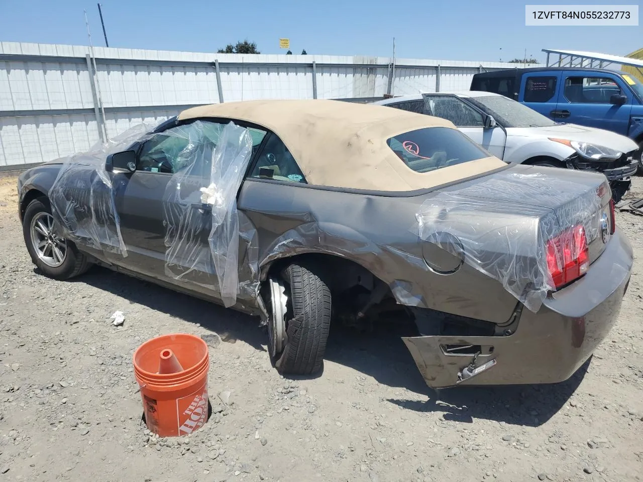 2005 Ford Mustang VIN: 1ZVFT84N055232773 Lot: 63451084