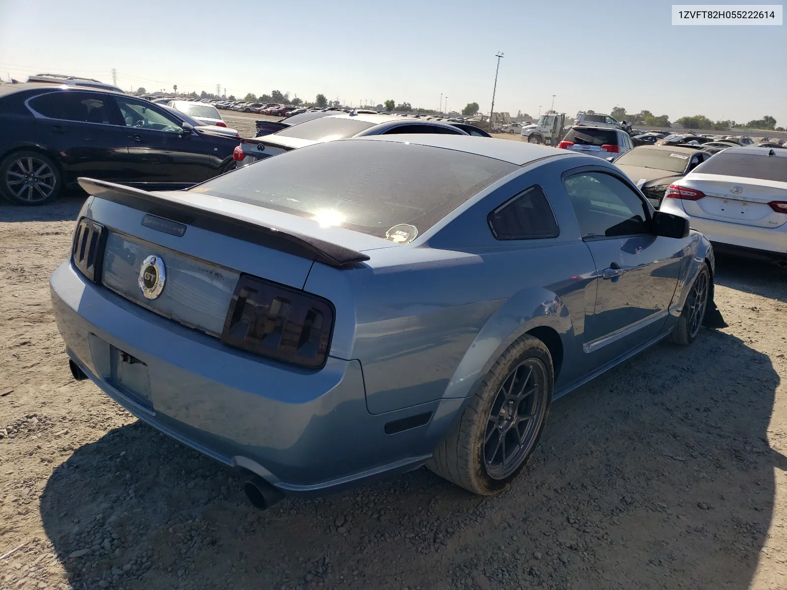 2005 Ford Mustang Gt VIN: 1ZVFT82H055222614 Lot: 65802594