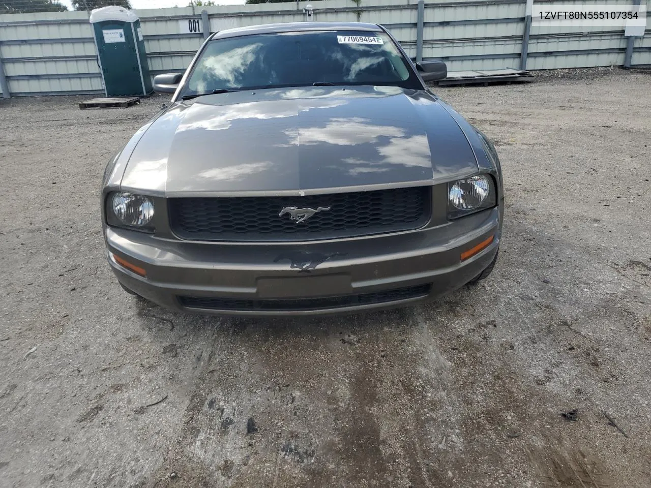 2005 Ford Mustang VIN: 1ZVFT80N555107354 Lot: 77069454