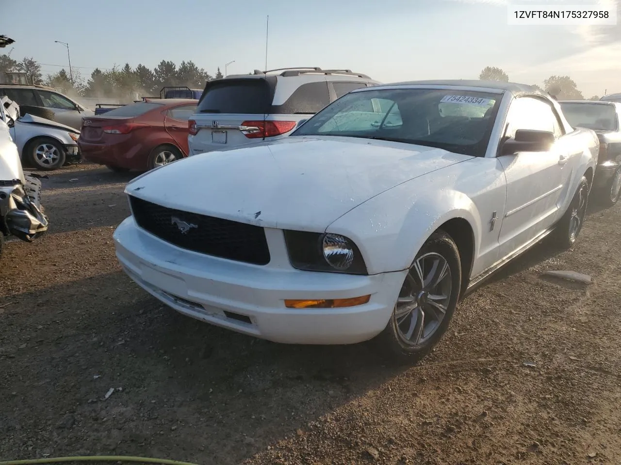 2007 Ford Mustang VIN: 1ZVFT84N175327958 Lot: 75424334