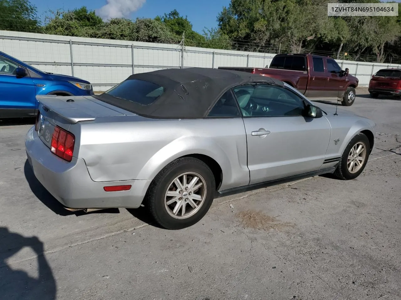 2009 Ford Mustang VIN: 1ZVHT84N695104634 Lot: 69127184