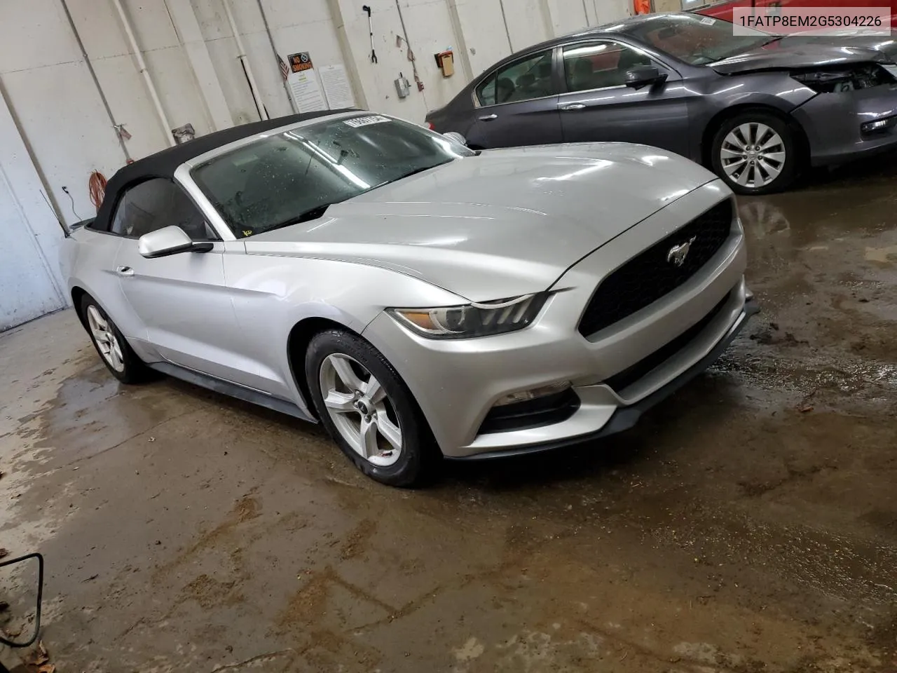 2016 Ford Mustang VIN: 1FATP8EM2G5304226 Lot: 76667754