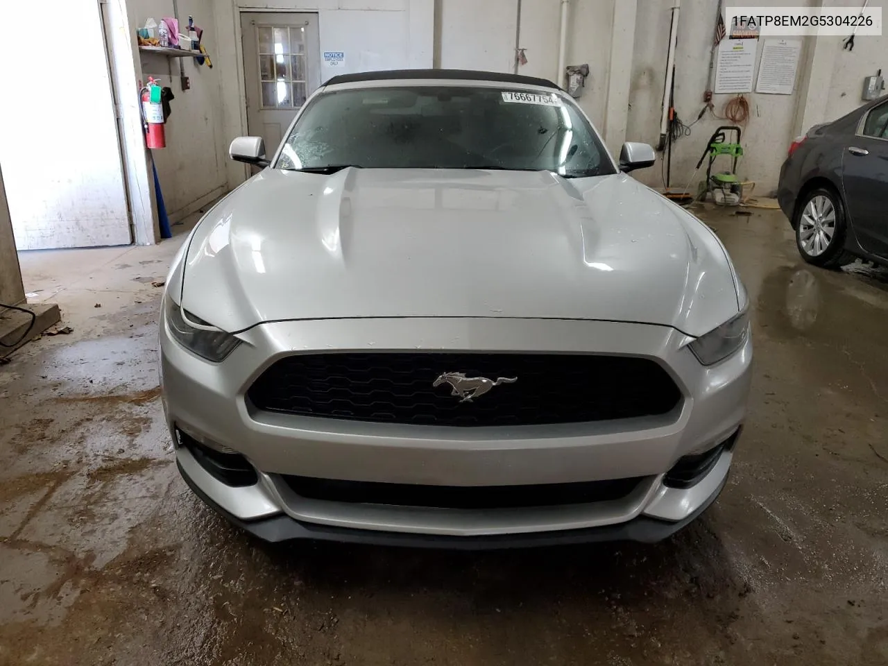 2016 Ford Mustang VIN: 1FATP8EM2G5304226 Lot: 76667754