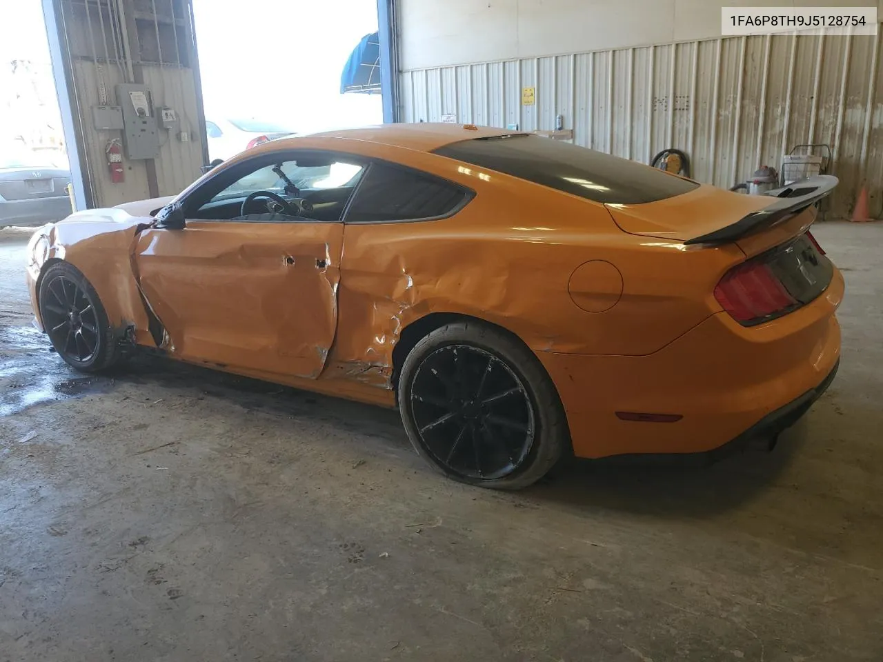 1FA6P8TH9J5128754 2018 Ford Mustang