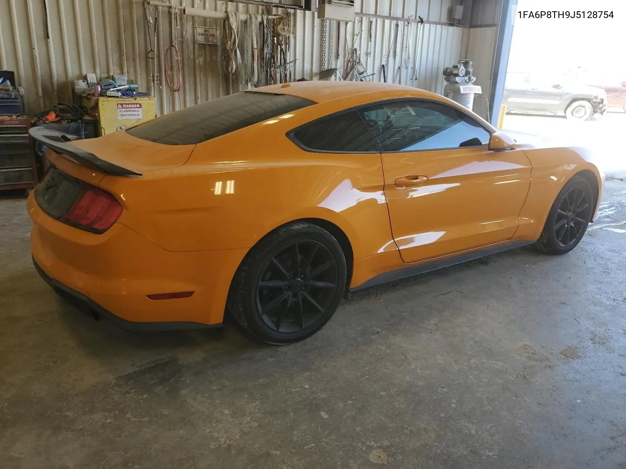 2018 Ford Mustang VIN: 1FA6P8TH9J5128754 Lot: 73601844