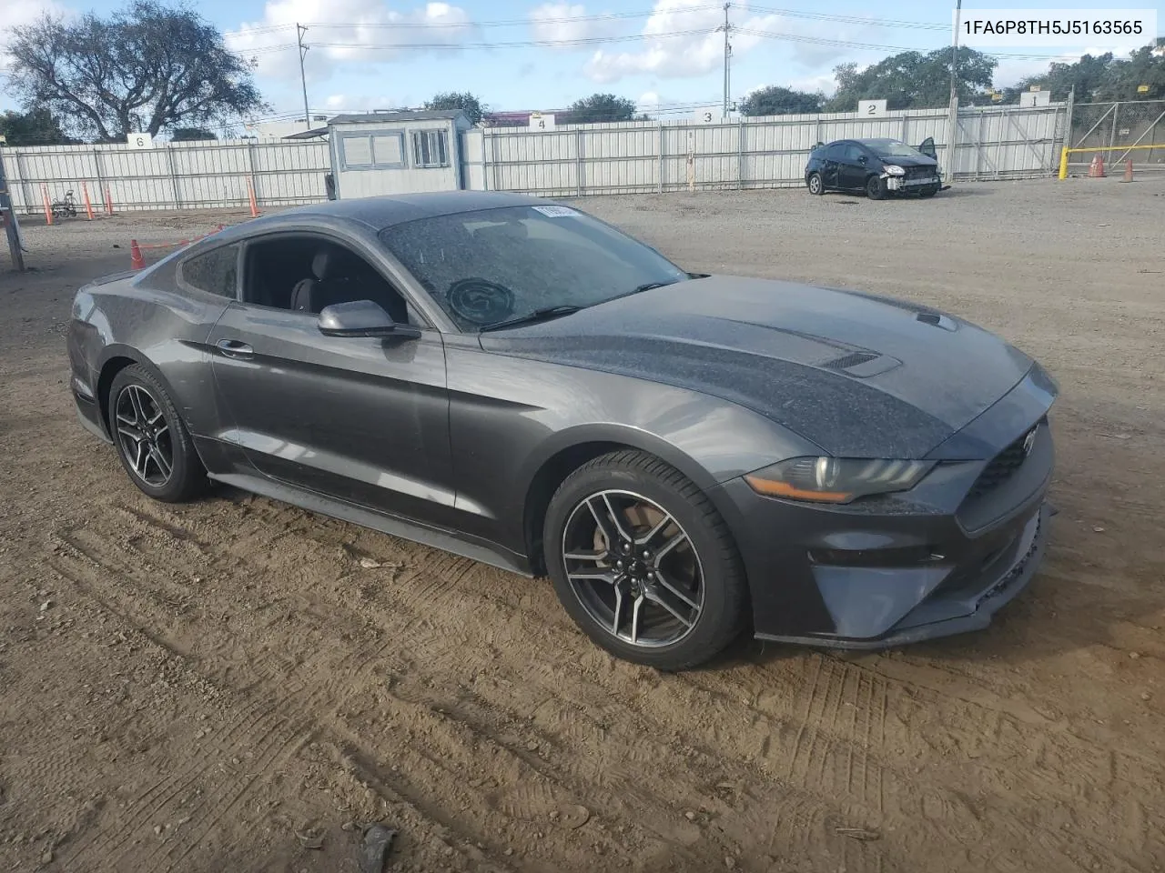 2018 Ford Mustang VIN: 1FA6P8TH5J5163565 Lot: 77998124