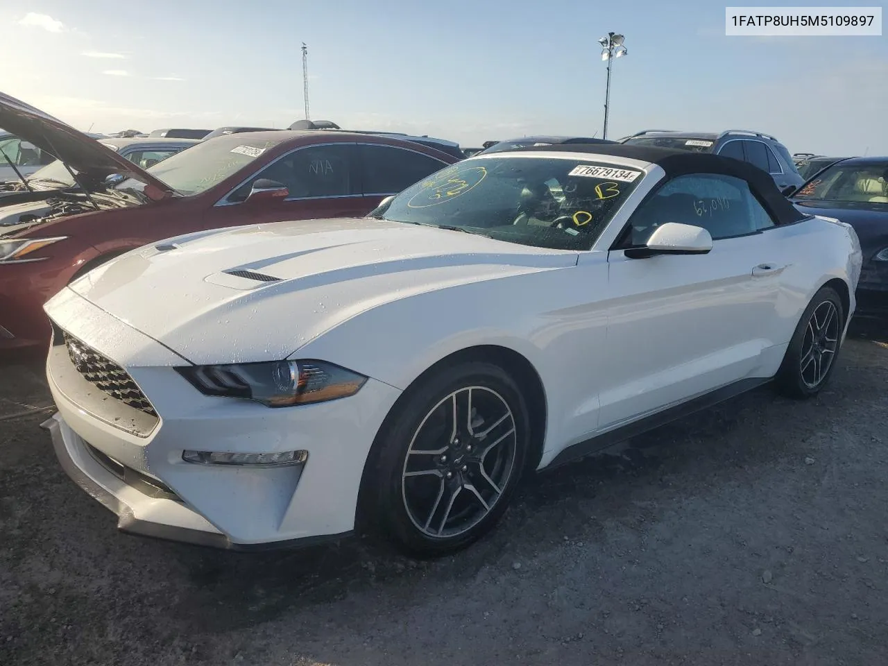 2021 Ford Mustang VIN: 1FATP8UH5M5109897 Lot: 76679134