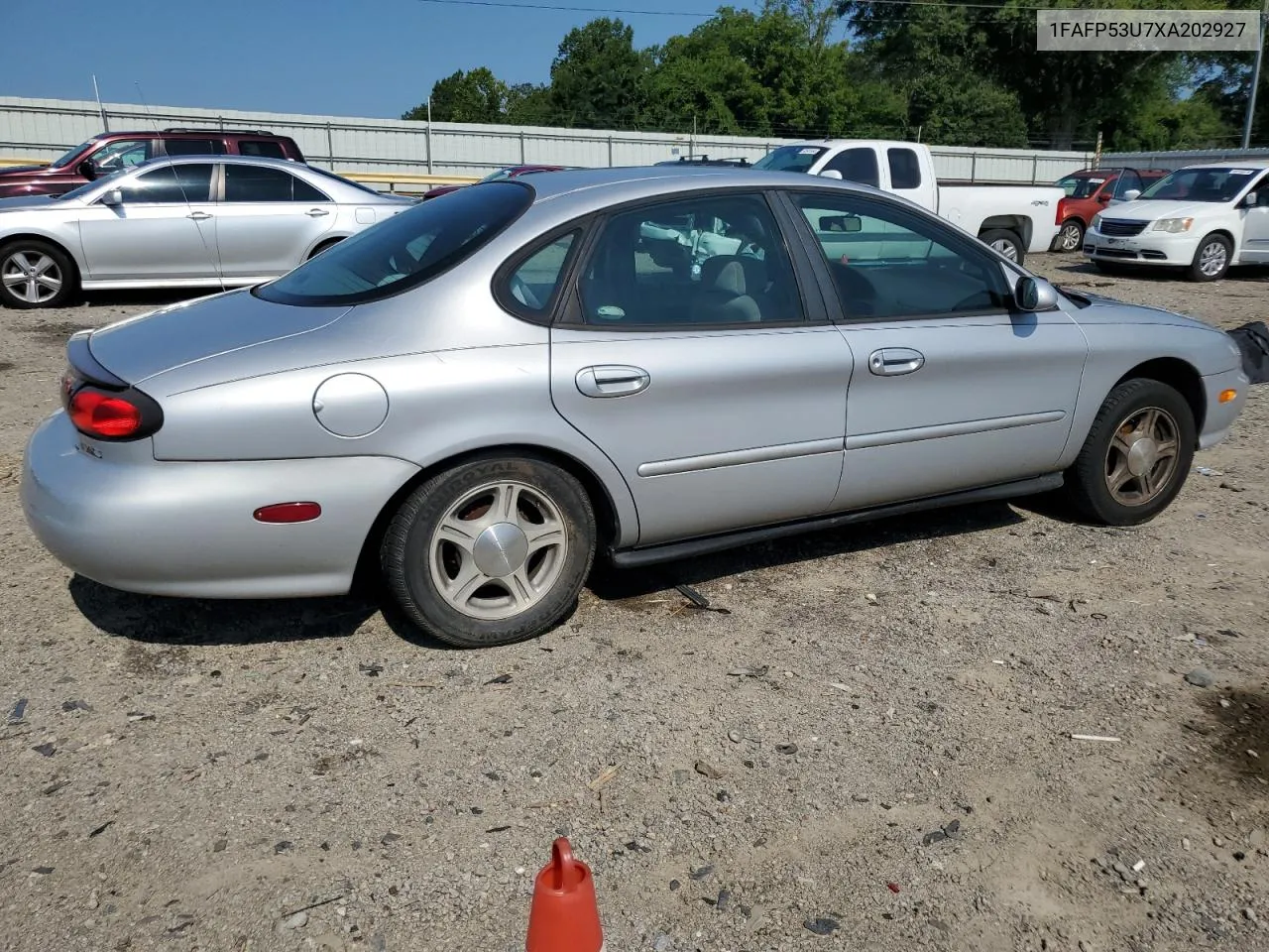 1999 Ford Taurus Se VIN: 1FAFP53U7XA202927 Lot: 62508894