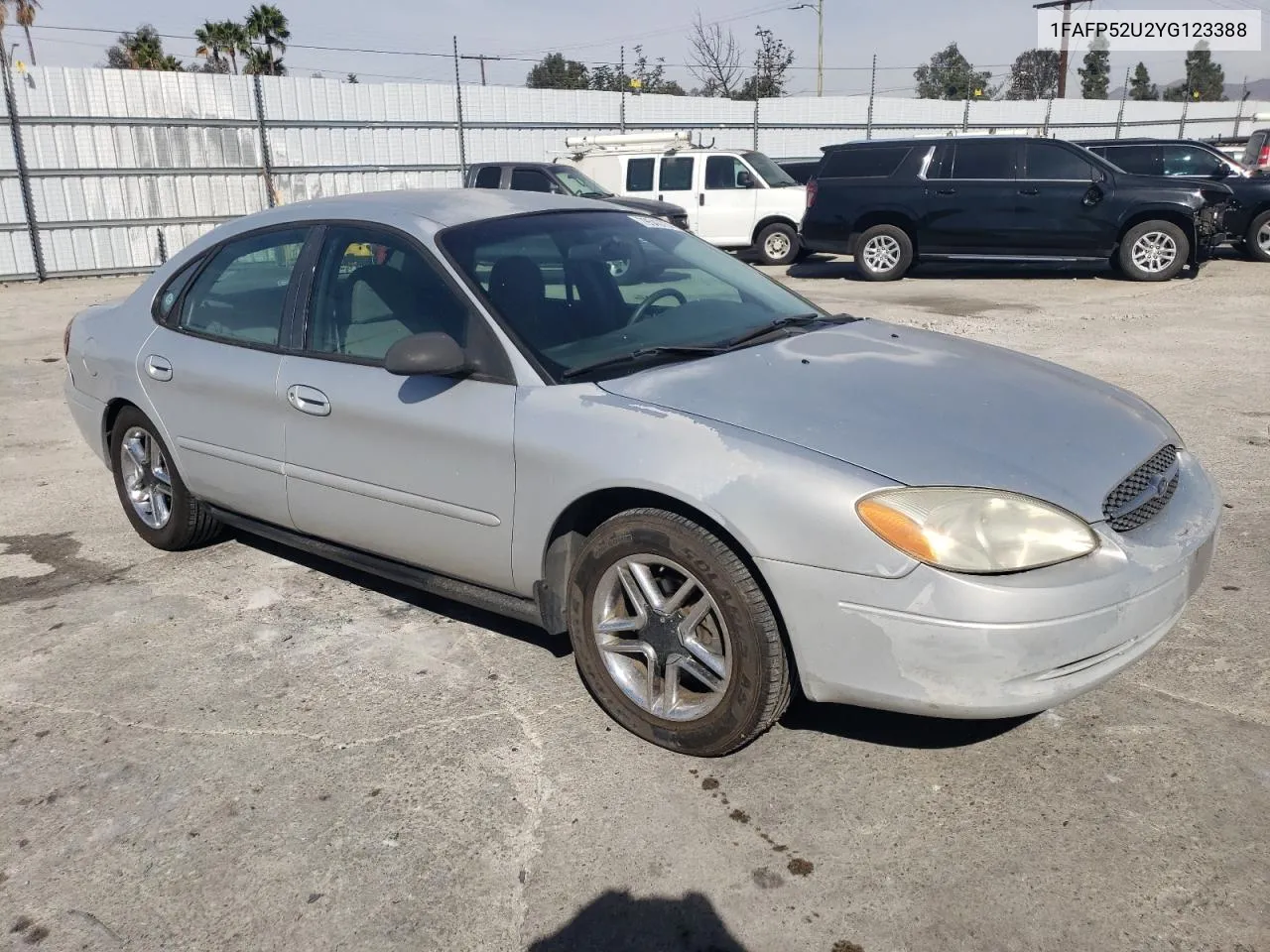 1FAFP52U2YG123388 2000 Ford Taurus Lx