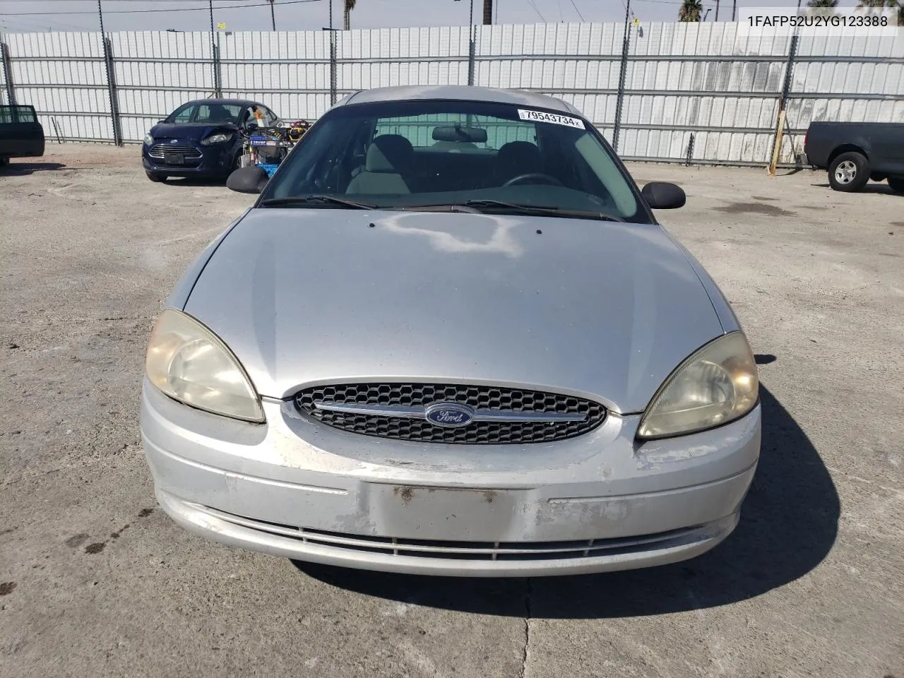 1FAFP52U2YG123388 2000 Ford Taurus Lx