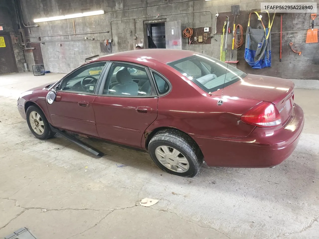 1FAFP56295A228940 2005 Ford Taurus Sel