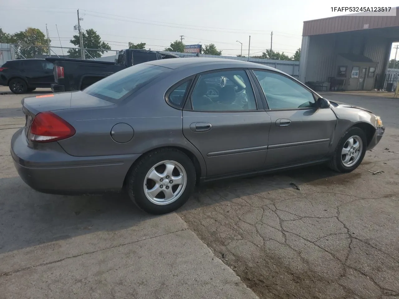 2005 Ford Taurus Se VIN: 1FAFP53245A123517 Lot: 69834574