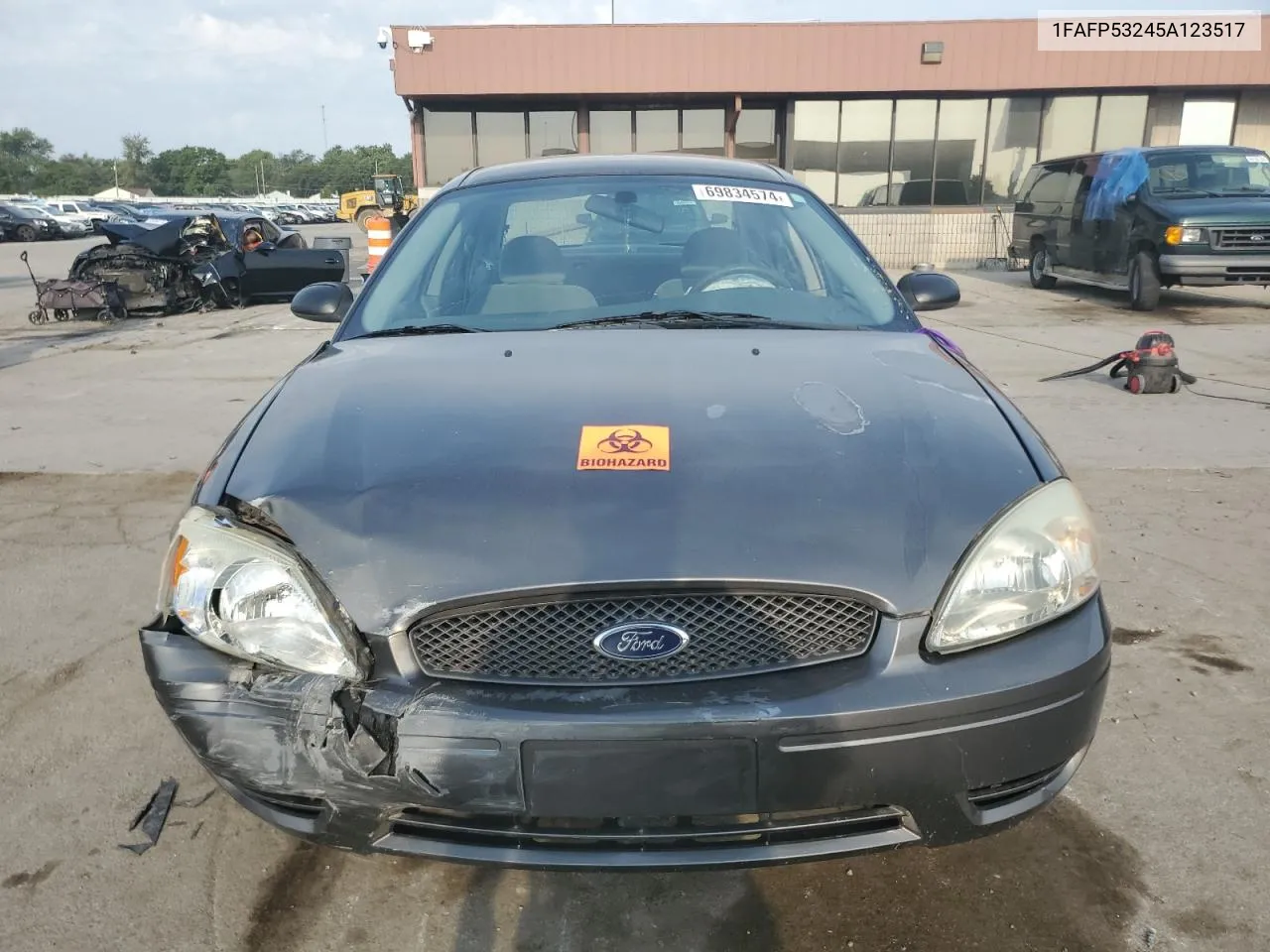 2005 Ford Taurus Se VIN: 1FAFP53245A123517 Lot: 69834574