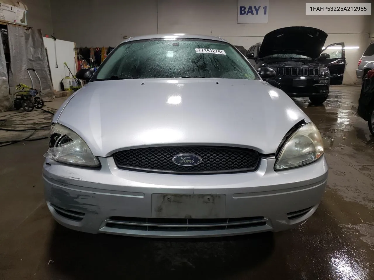 2005 Ford Taurus Se VIN: 1FAFP53225A212955 Lot: 77141274