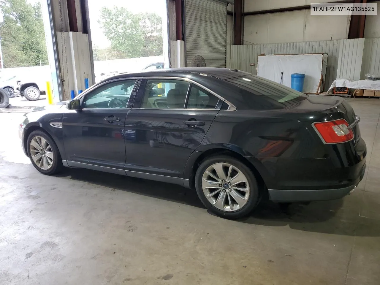 2010 Ford Taurus Limited VIN: 1FAHP2FW1AG135525 Lot: 79031984