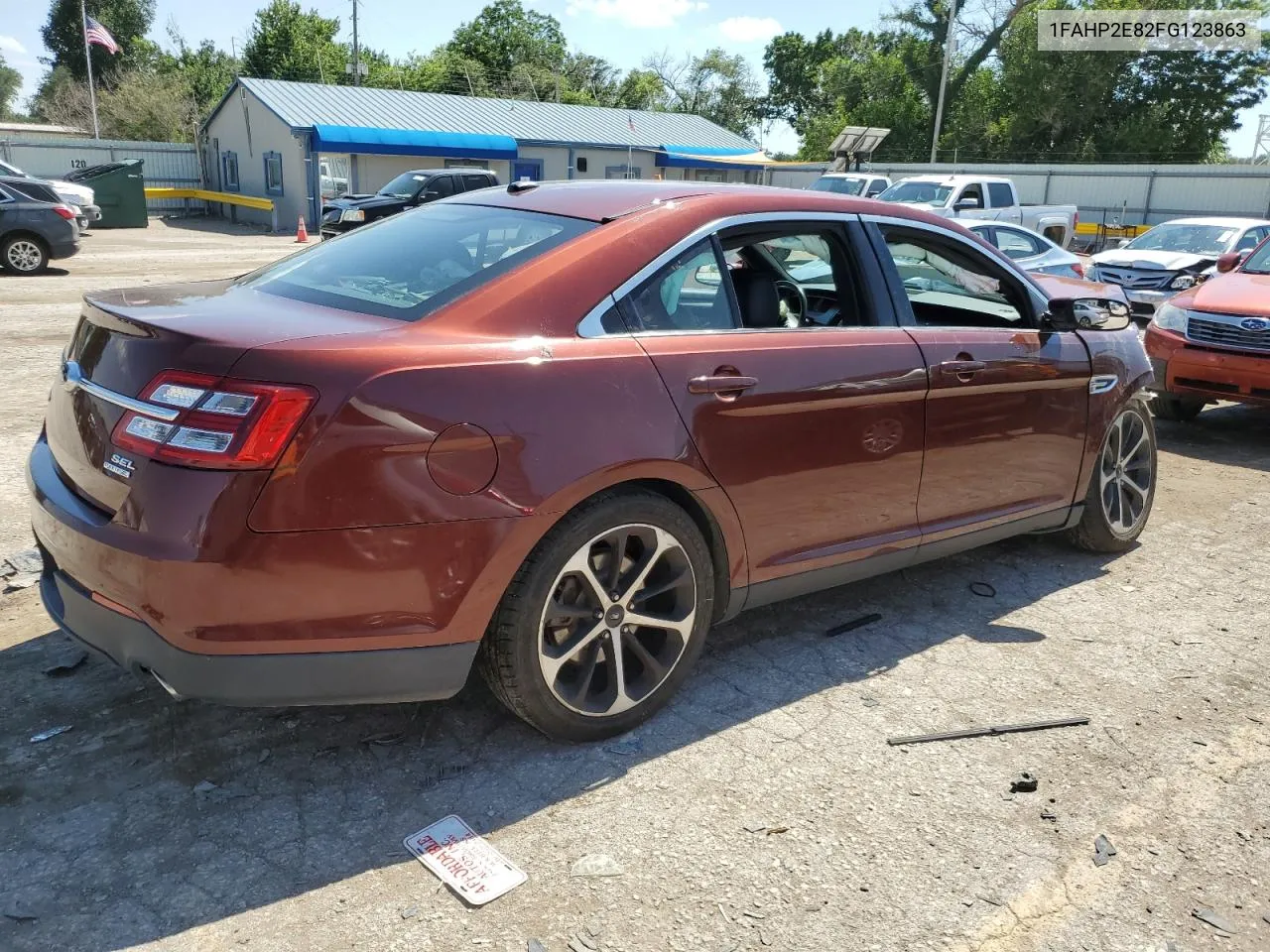 2015 Ford Taurus Sel VIN: 1FAHP2E82FG123863 Lot: 61298134