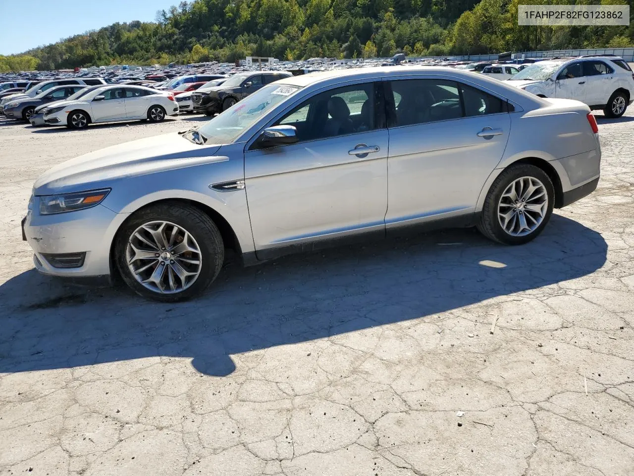 2015 Ford Taurus Limited VIN: 1FAHP2F82FG123862 Lot: 75542664