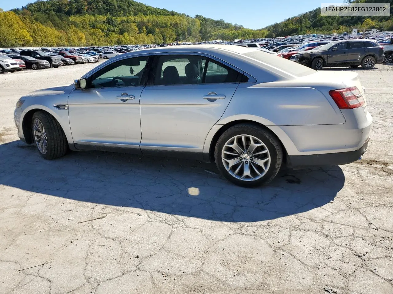 2015 Ford Taurus Limited VIN: 1FAHP2F82FG123862 Lot: 75542664