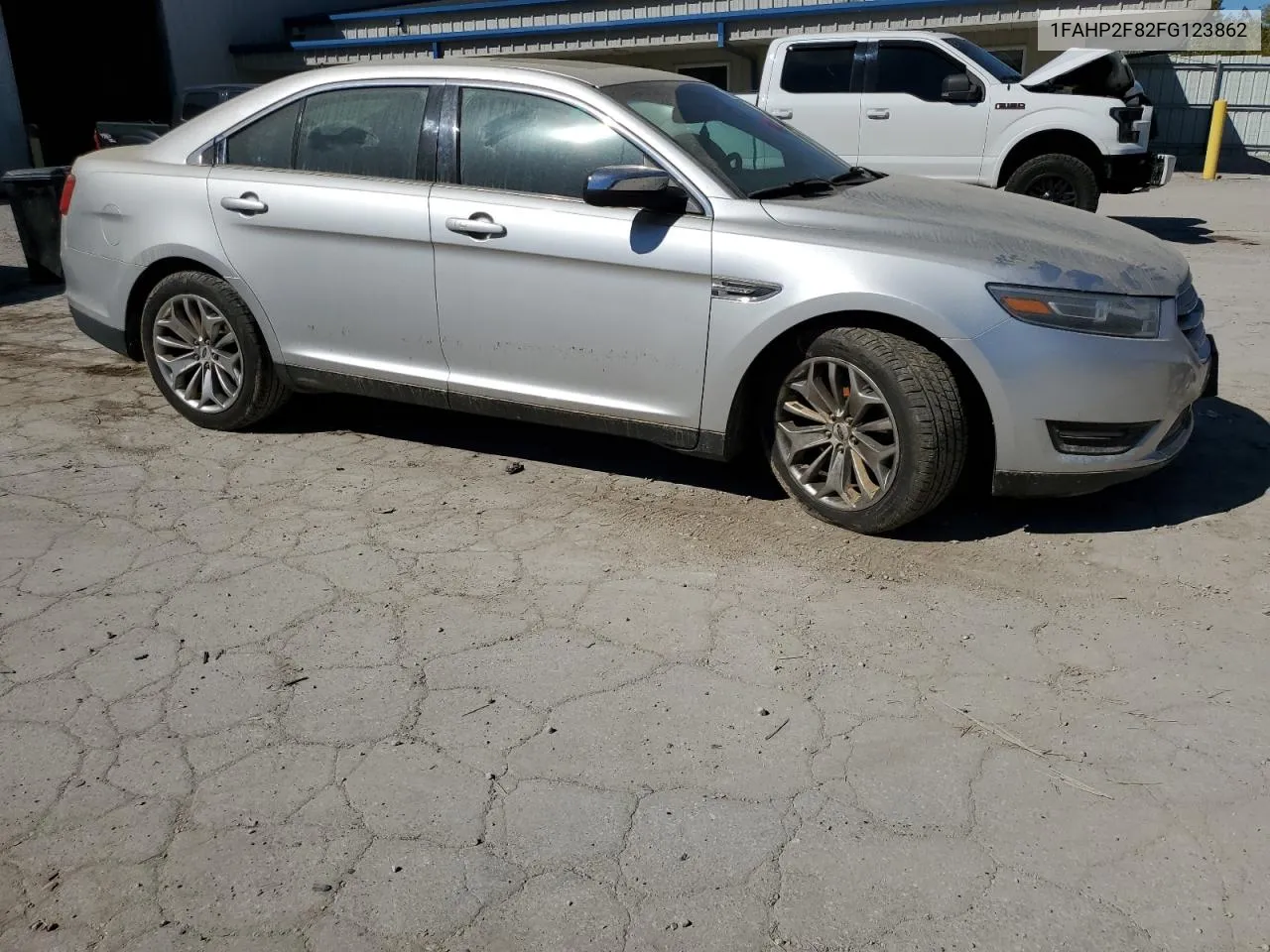 2015 Ford Taurus Limited VIN: 1FAHP2F82FG123862 Lot: 75542664