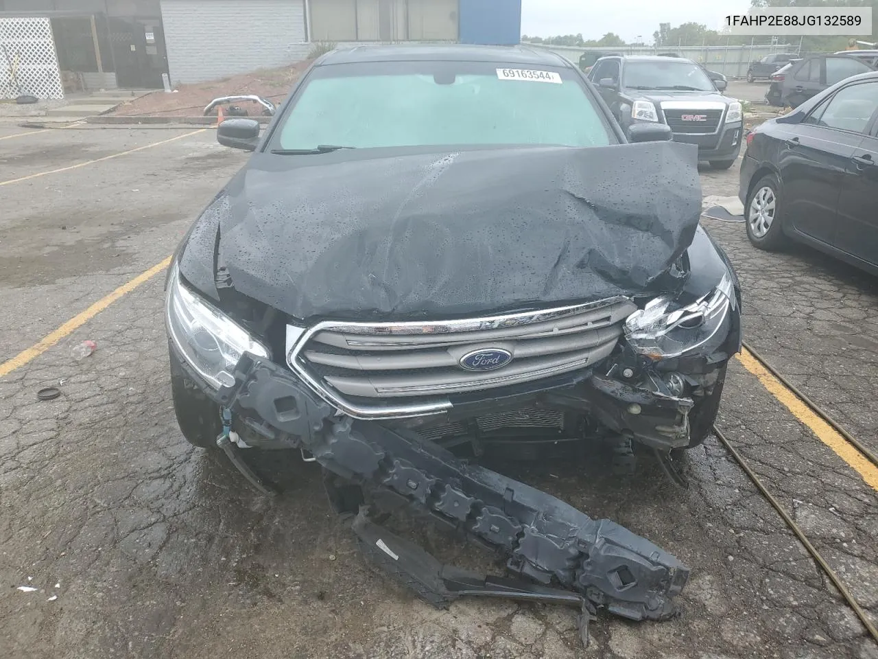 1FAHP2E88JG132589 2018 Ford Taurus Sel