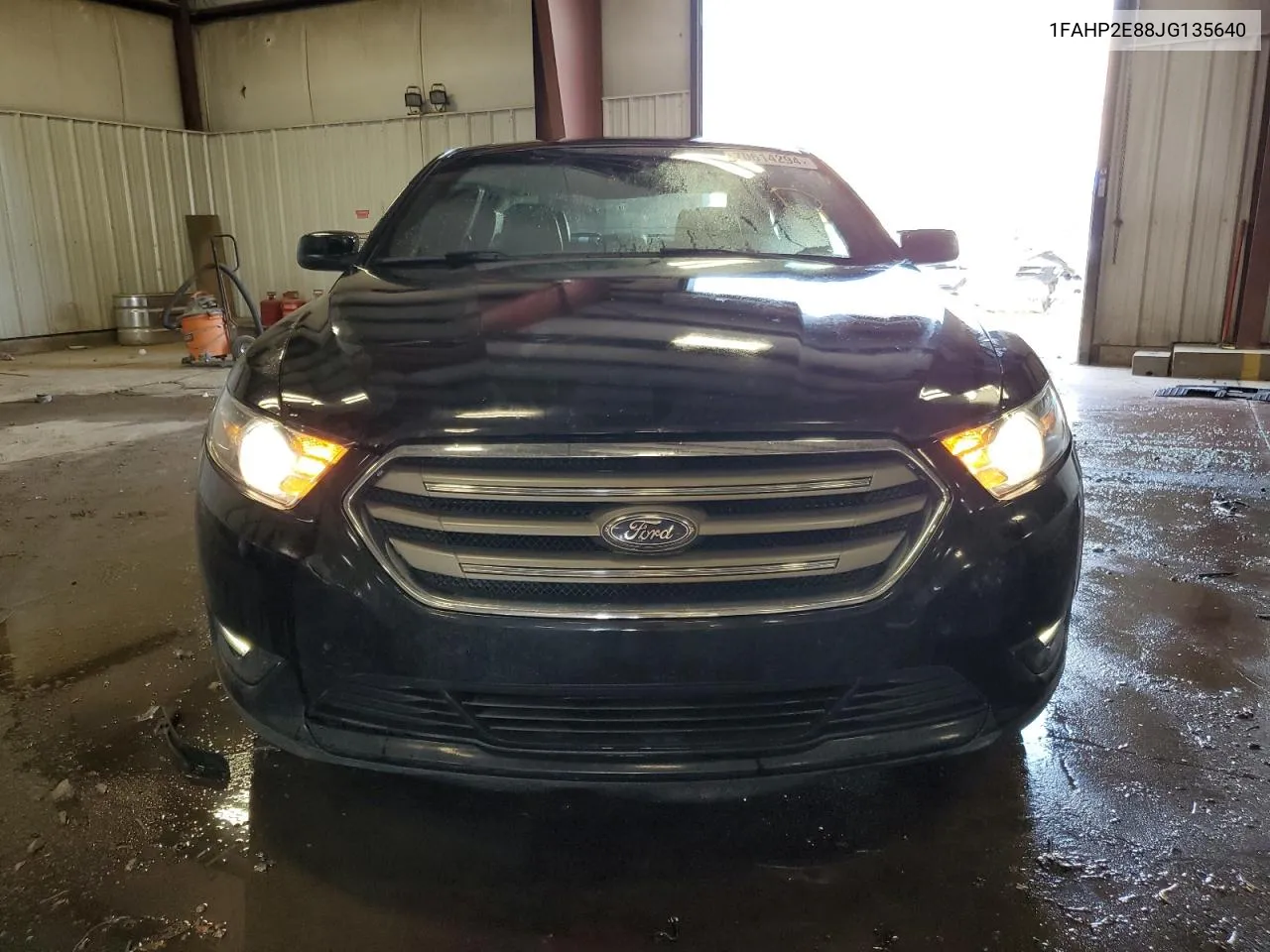 1FAHP2E88JG135640 2018 Ford Taurus Sel