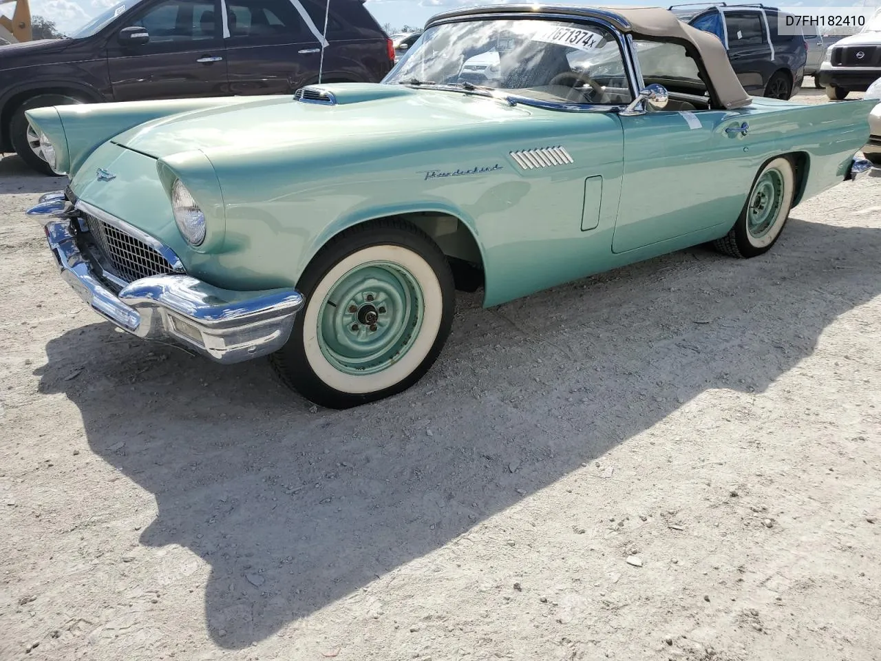 1957 Ford Thunderbir VIN: D7FH182410 Lot: 77671374