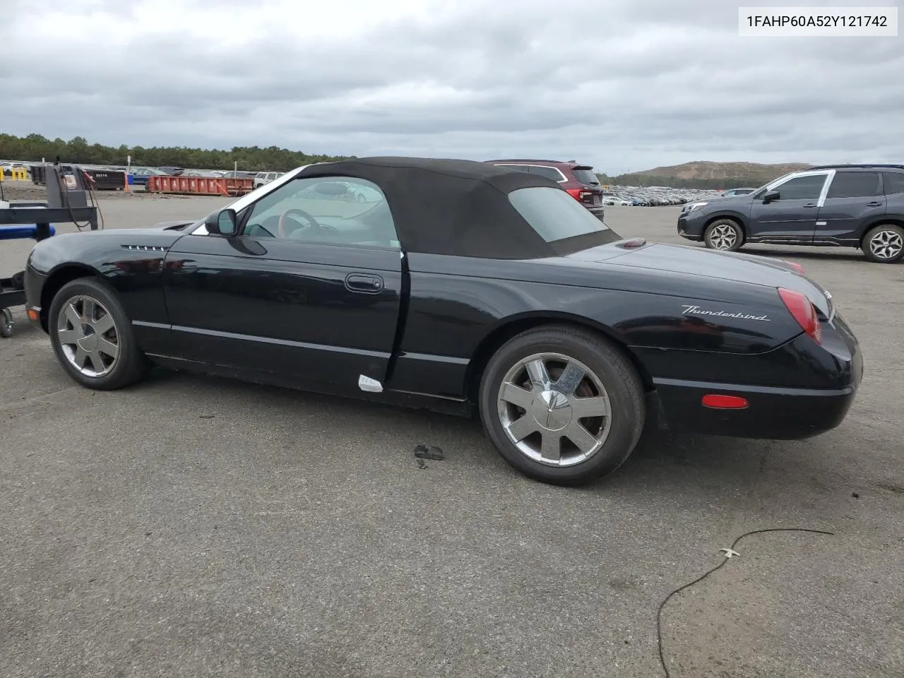 2002 Ford Thunderbird VIN: 1FAHP60A52Y121742 Lot: 70601644