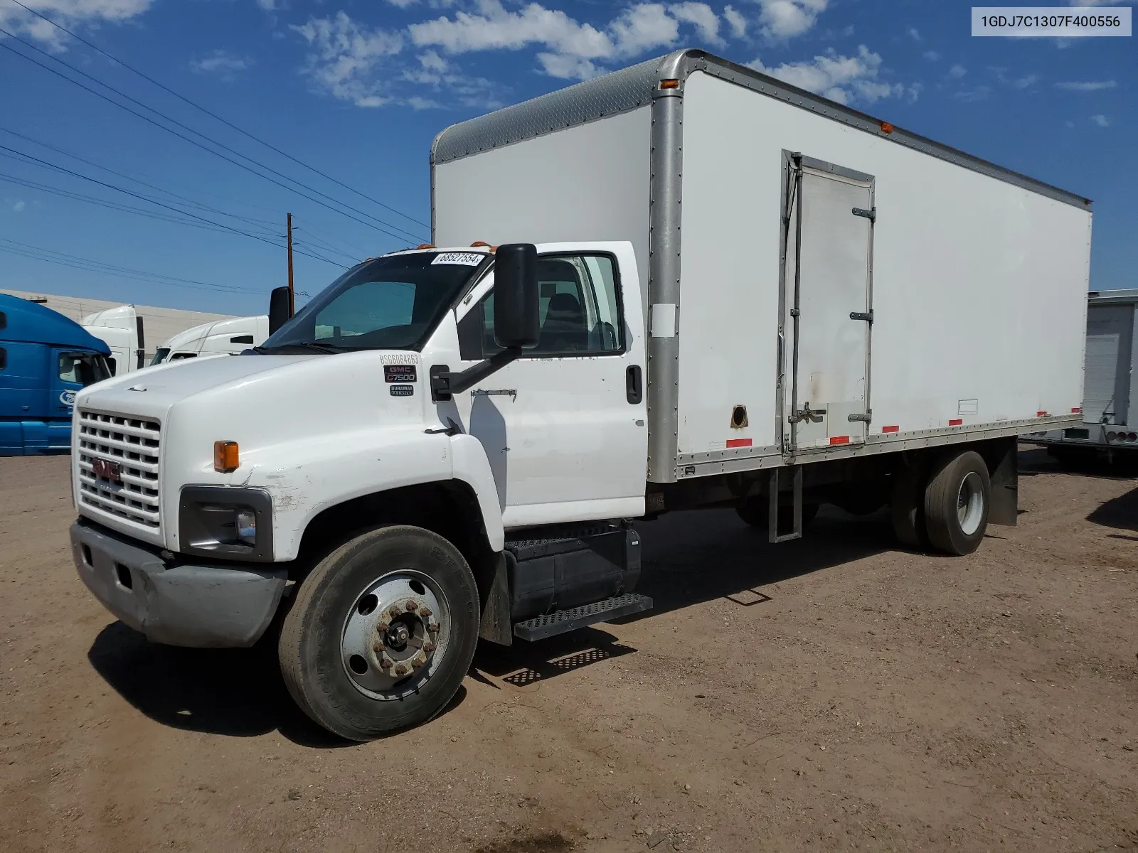 2007 GMC C7500 C7C042 VIN: 1GDJ7C1307F400556 Lot: 68527554