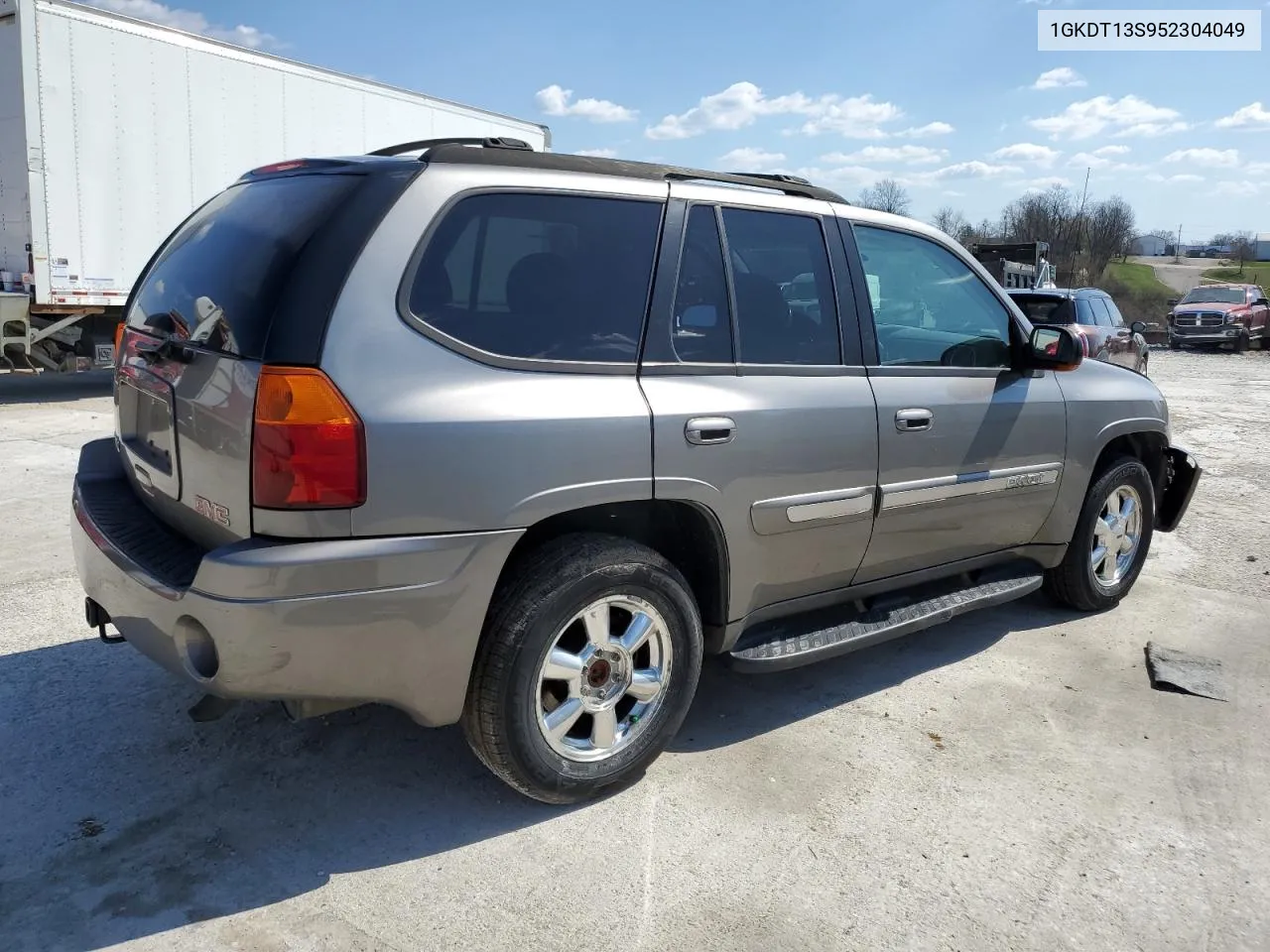 2005 GMC Envoy VIN: 1GKDT13S952304049 Lot: 46860544