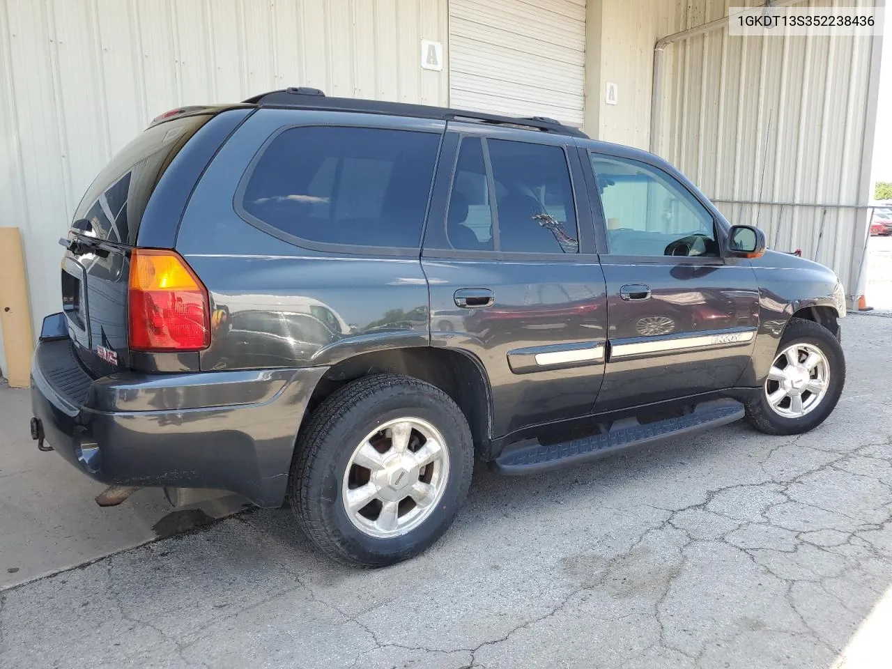 2005 GMC Envoy VIN: 1GKDT13S352238436 Lot: 62122914