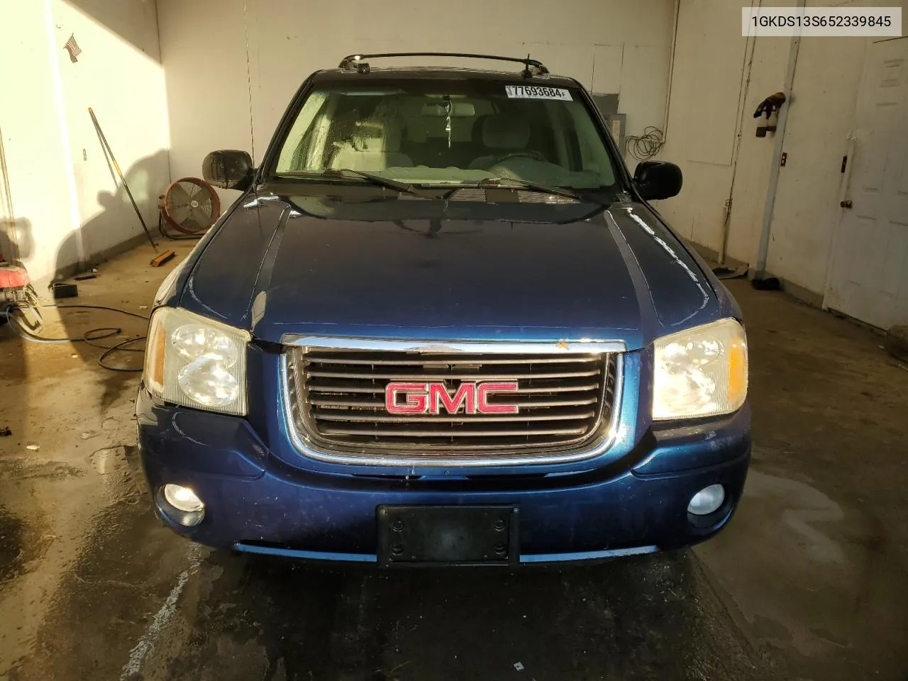 2005 GMC Envoy VIN: 1GKDS13S652339845 Lot: 77693684